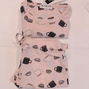 Cute 2-Pc Women’s Pajama Set…Light Pink With Fall Print.
